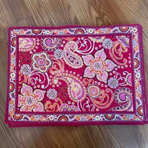 Vera Bradley RASPBERRY FIZZ Quilted Placemats, Set of 4 NWOT